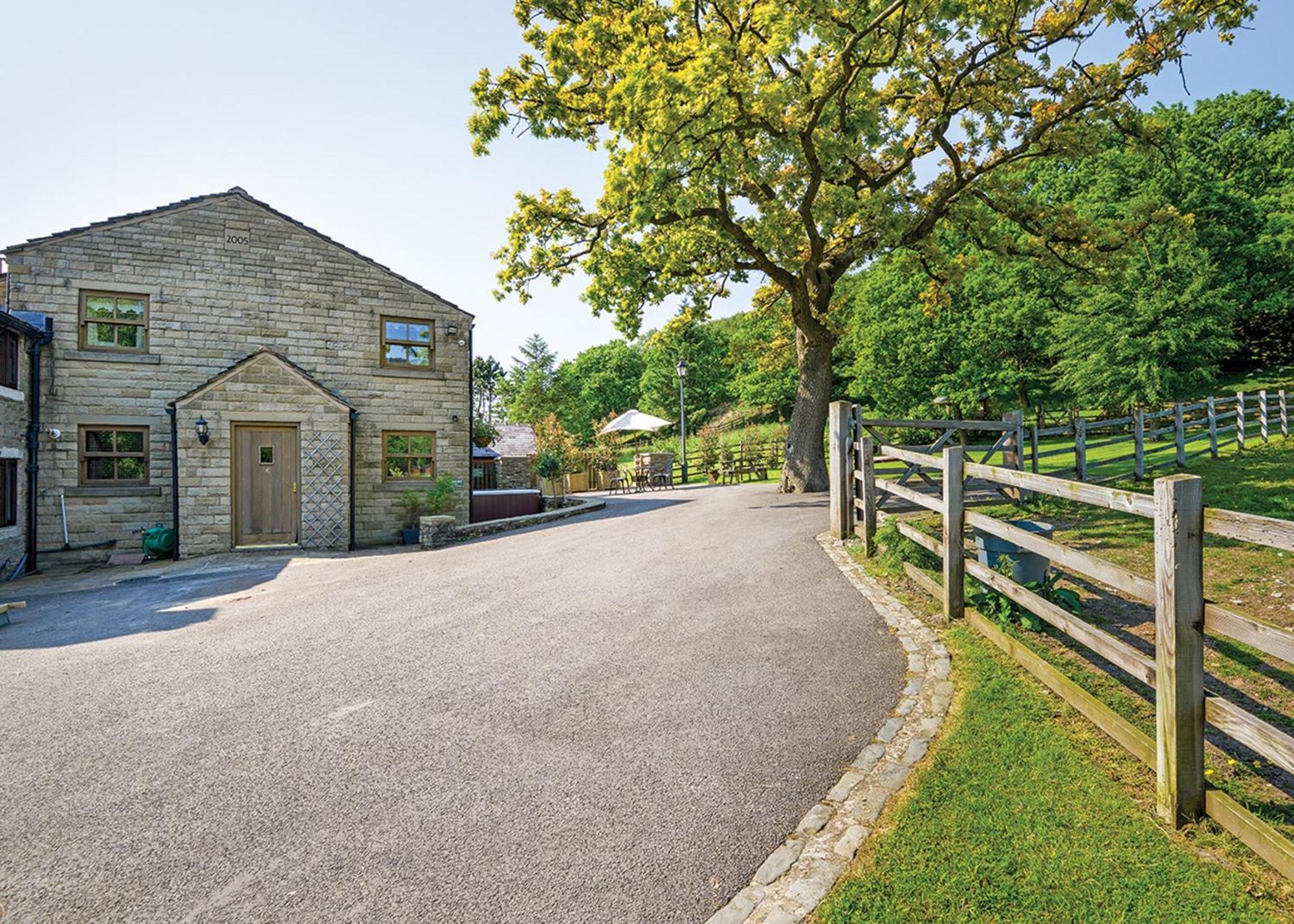 Charlesworth Lodges Glossop Quarto foto